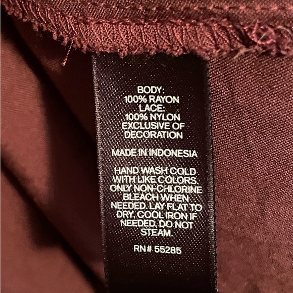 Express Dress with Lace Accents M - Picture 6 of 9